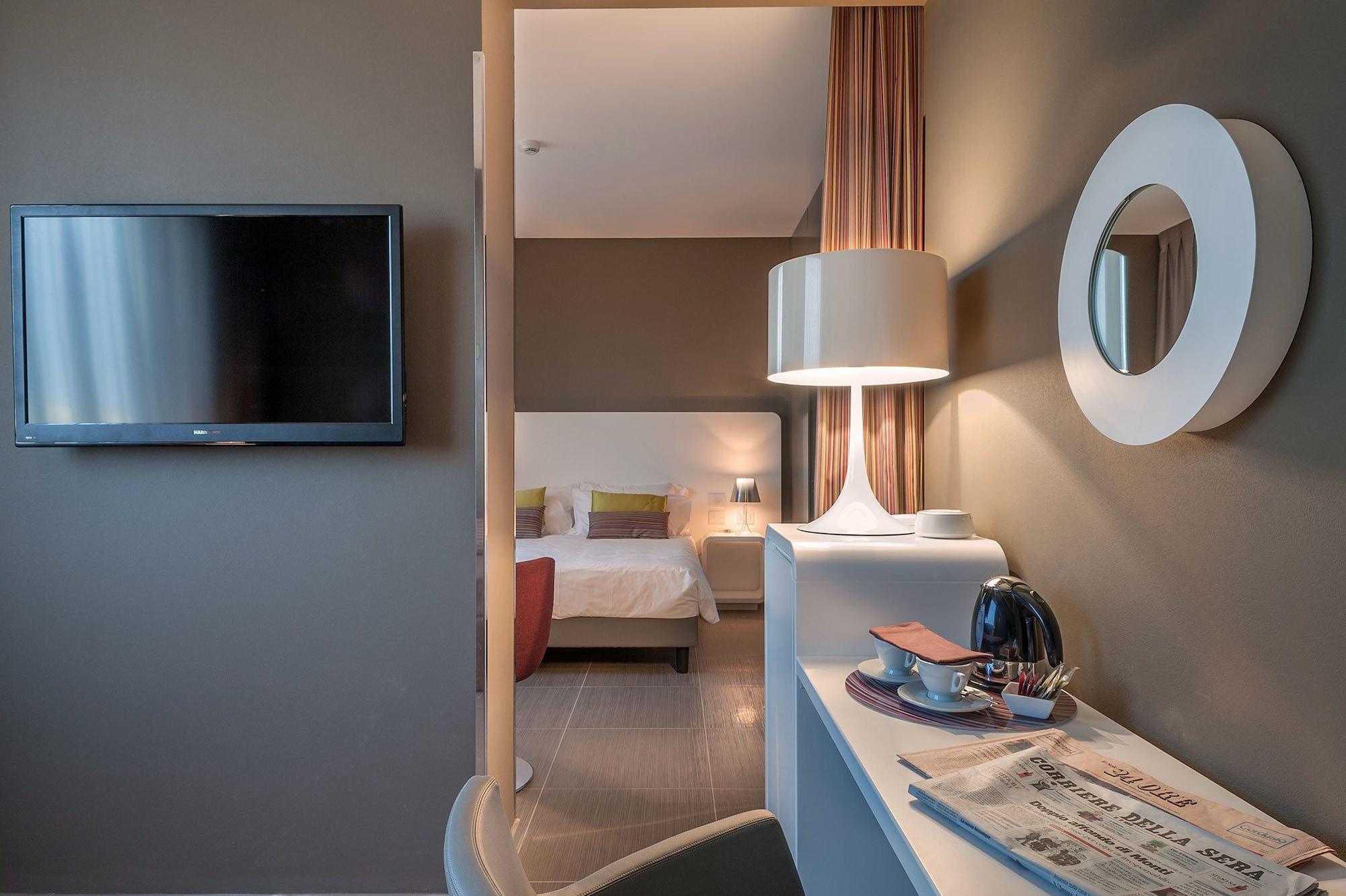 8Piuhotel Lecce Esterno foto