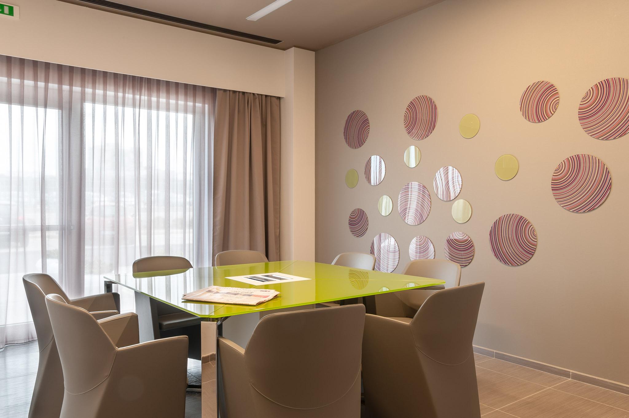 8Piuhotel Lecce Esterno foto