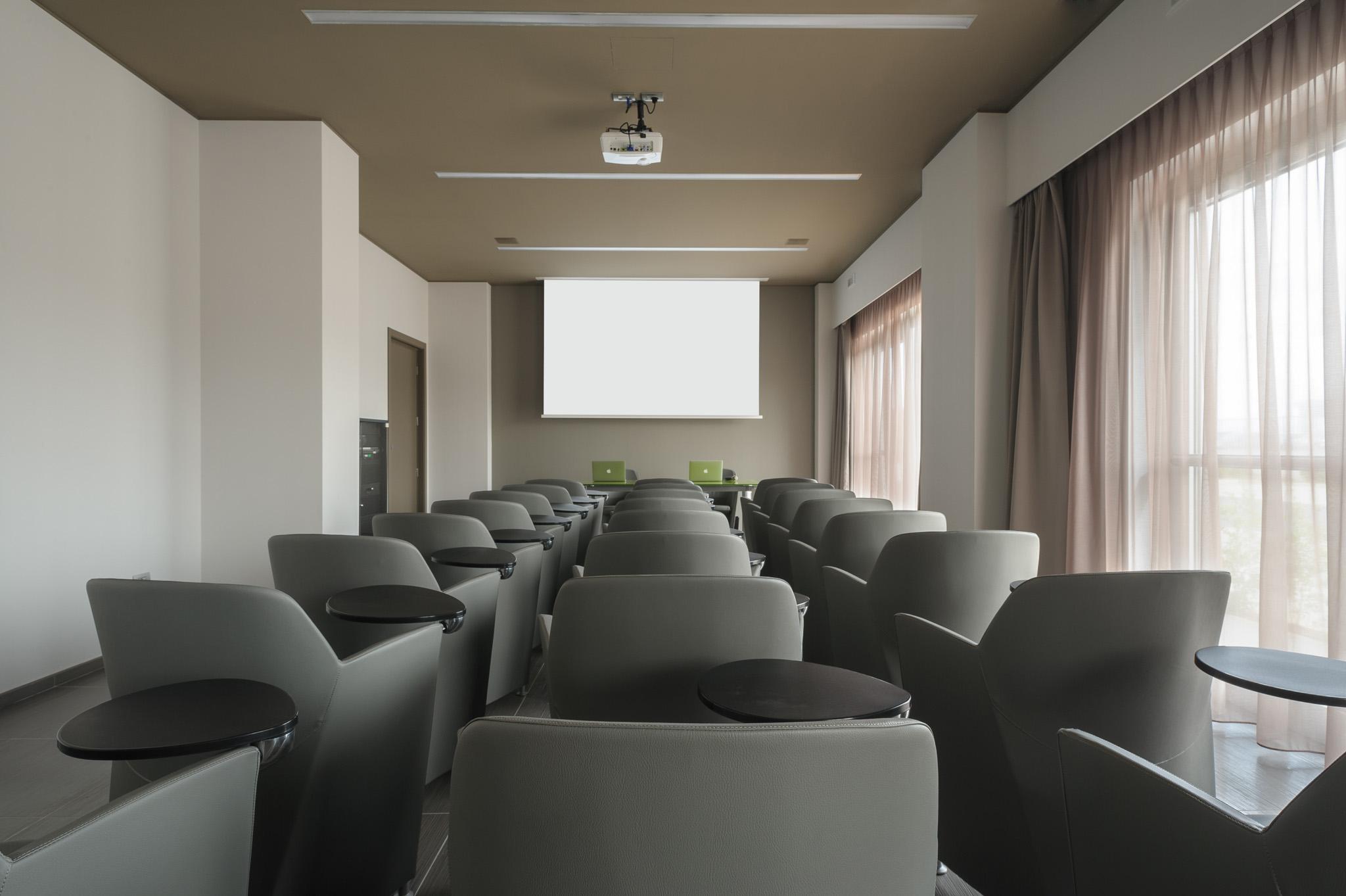8Piuhotel Lecce Esterno foto
