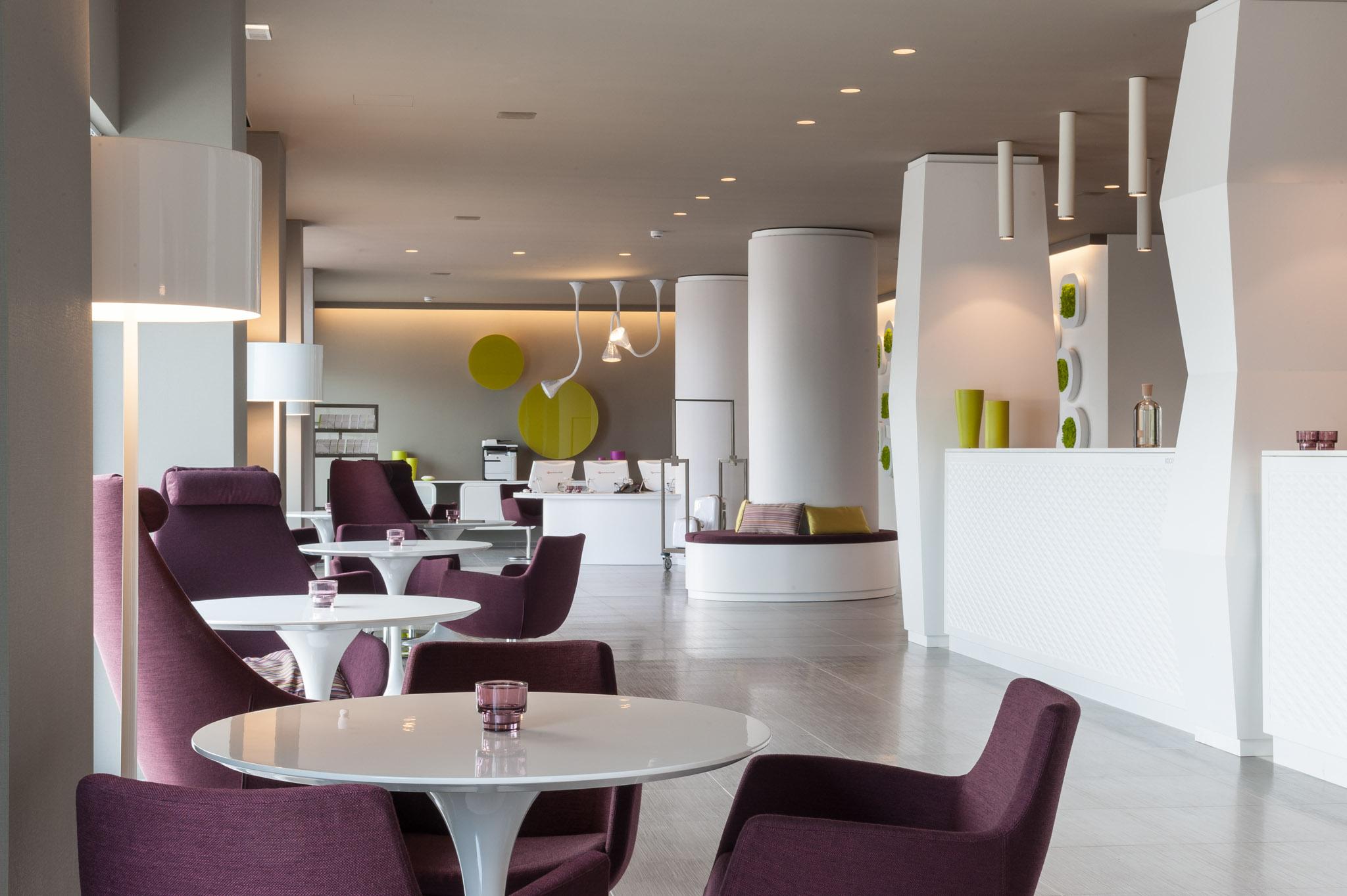 8Piuhotel Lecce Esterno foto