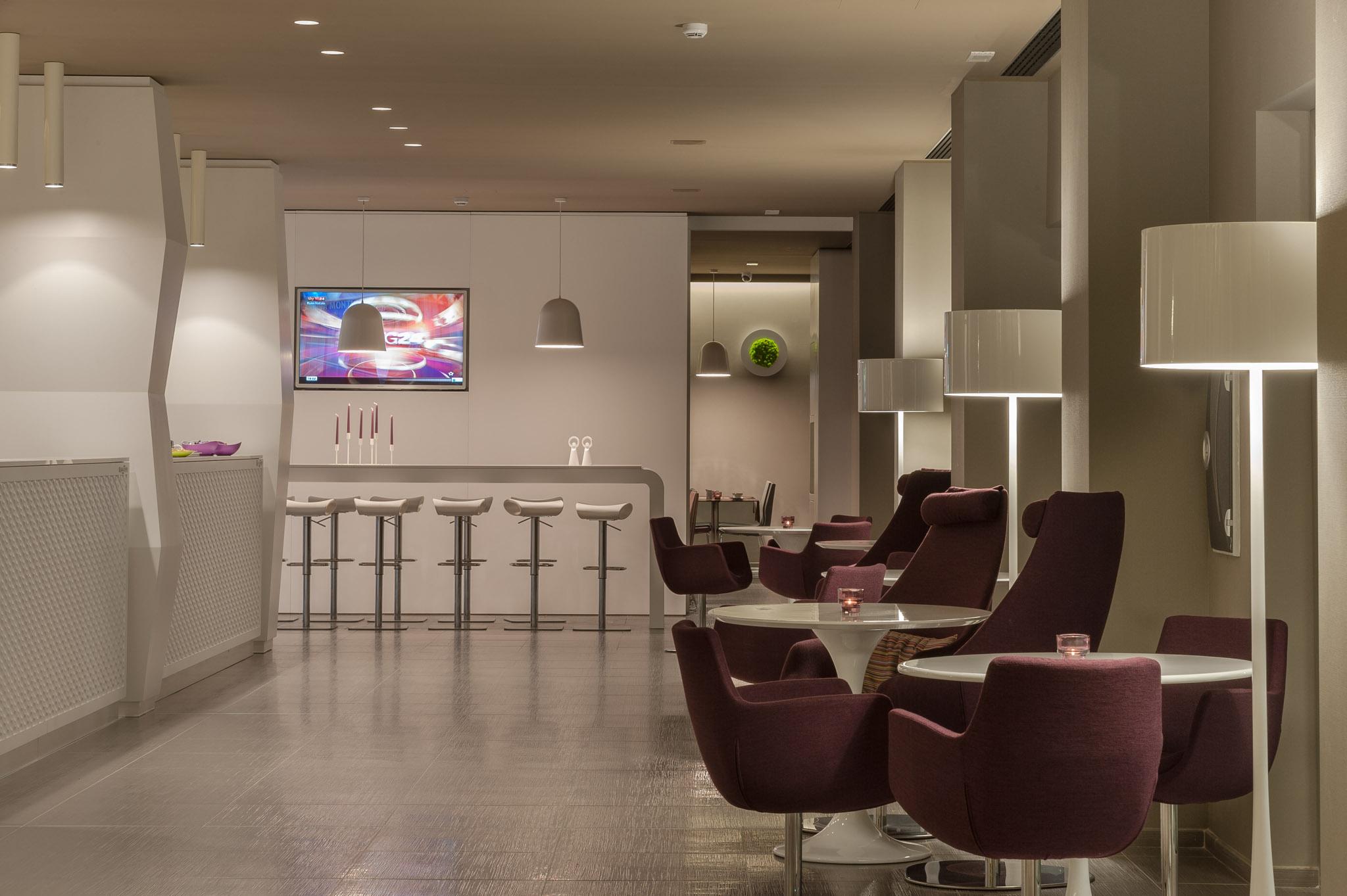 8Piuhotel Lecce Esterno foto