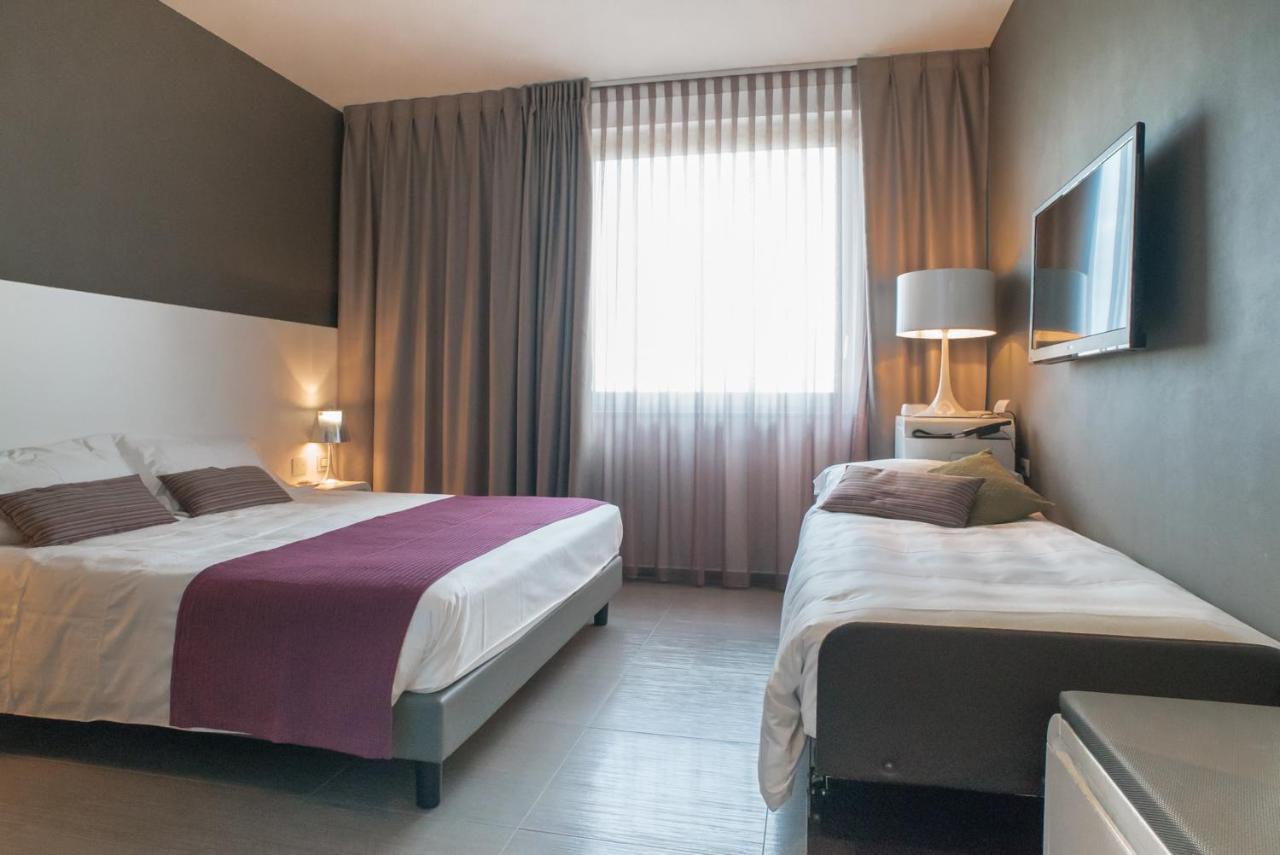 8Piuhotel Lecce Esterno foto