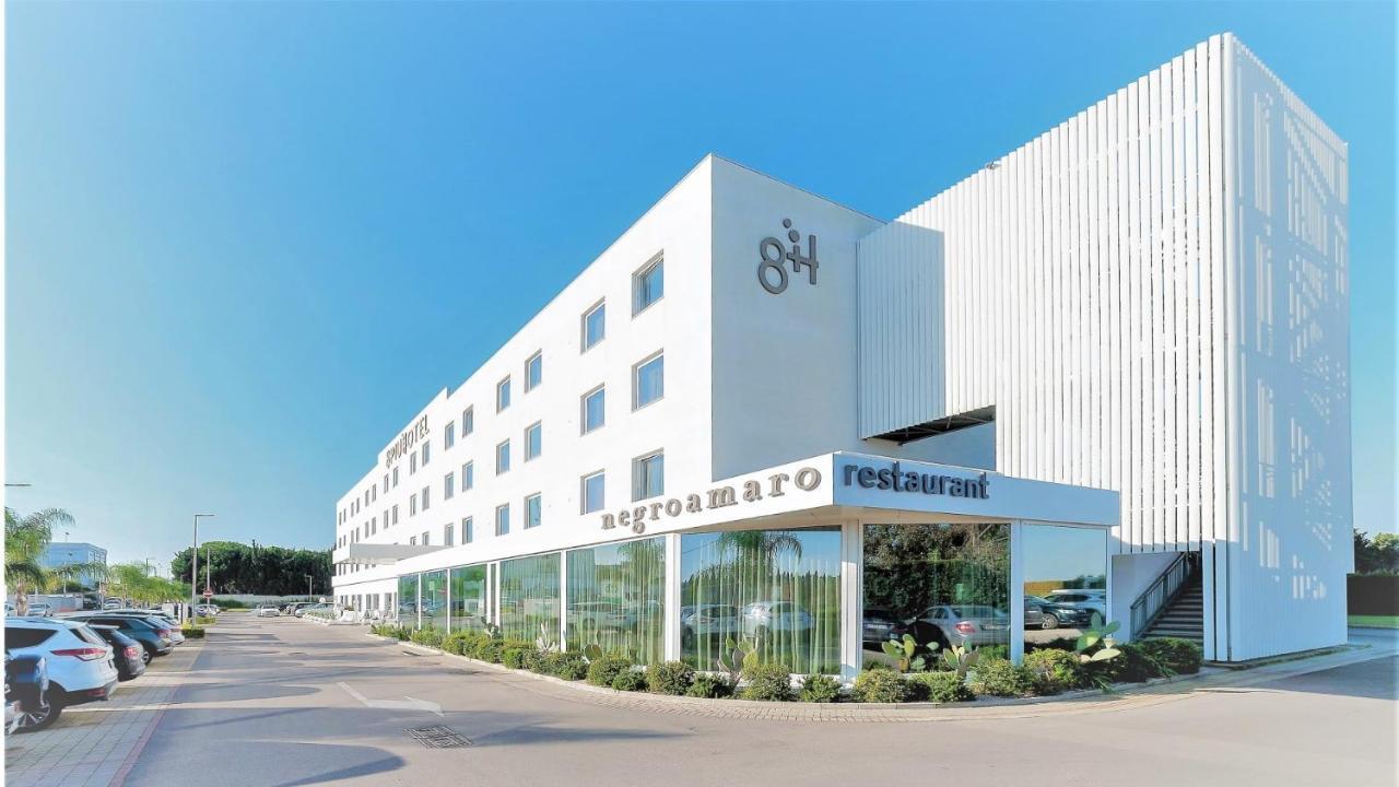 8Piuhotel Lecce Esterno foto