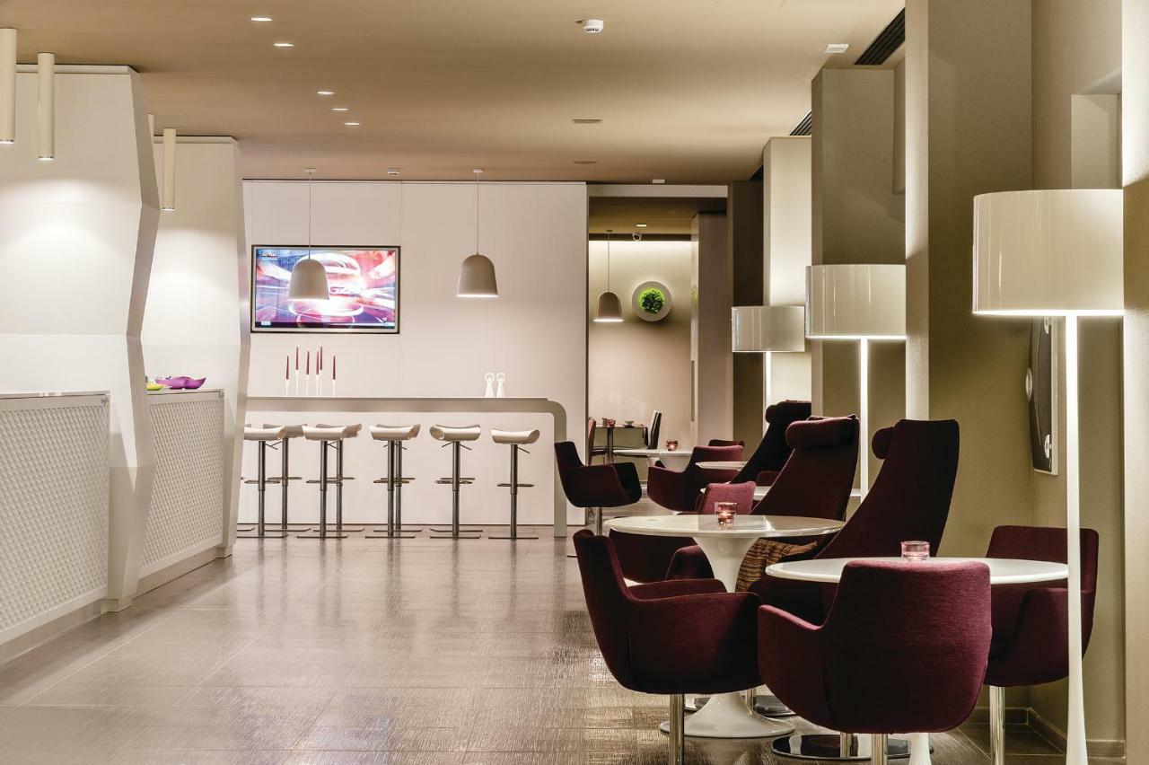 8Piuhotel Lecce Esterno foto